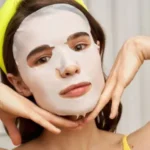 GLOW MULTI-EFFECT MOISTURE ESSENCE FACE MASK - Image 4