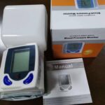 BATTERY-OPERATED WRIST BLOOD PRESSURE MONITOR